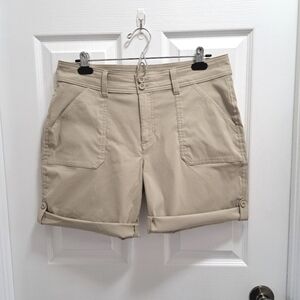 Eddie Bauer Bermuda Shorts Women's Size 10 Beige Khaki Rolled Hem Neutral Shorts